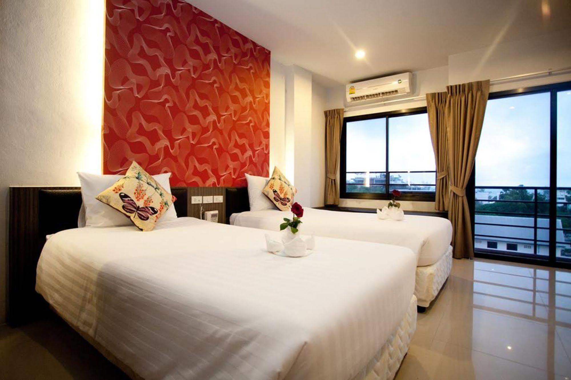Chill Patong Hotel Eksteriør billede